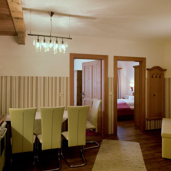 • 80 m²
• 4-Raum-Appartement mit Balkon